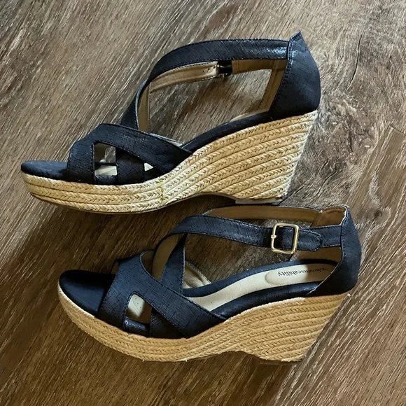 Sole Sensibility Navy Wedge Size 9 - Picture 4 of 7